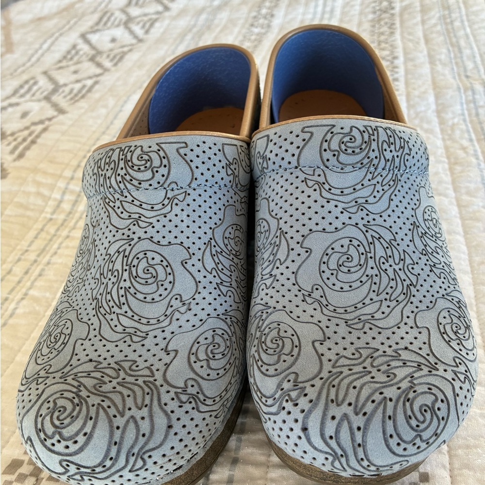 Floral Patterned Clogs